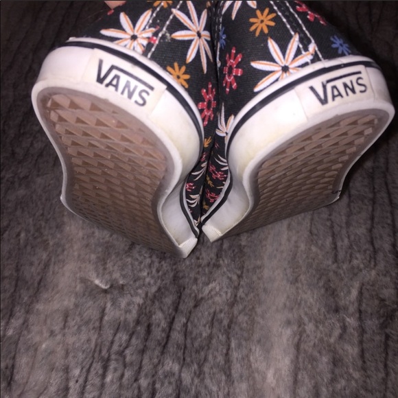 Black White Flower Print VANS Slip On Shoes 6 - Picture 5 of 7
